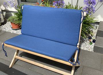 Gartenbankauflage mit Rcklehne nach Ma in der Farbe Monaco Blu