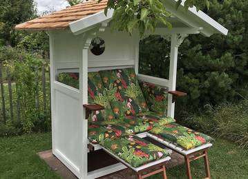 Niedriglehner Auflagen und Sitzkissen nach Maß für extravaganten Ruheplatz im Garten  in der Farbe Amazon Coral