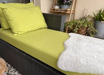Lounge Sitzkissen nach Maß mit farblich passenden Zierkissen/Rückenkissen in der Farbe Sunny Anis